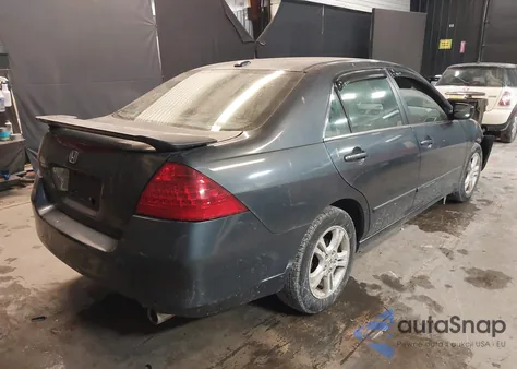 2006 Honda Accord 2.4 Ex z USA, uszkodzony, nr VIN 1HGCM55866A094371